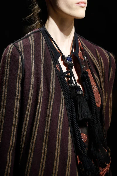 Look 71